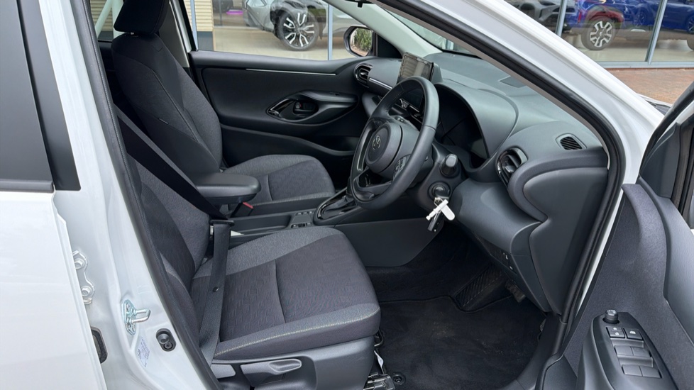 Toyota Yaris 1.5 Hybrid Design 5dr CVT Hybrid Hatchback - Image 12