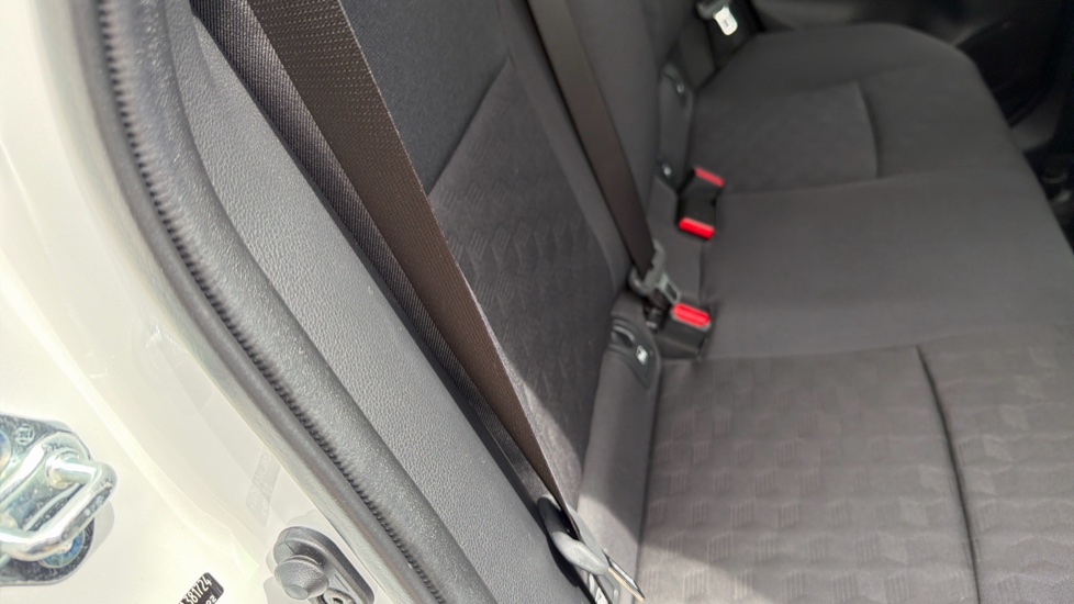 Toyota Yaris 1.5 Hybrid Design 5dr CVT Hybrid Hatchback - Image 14