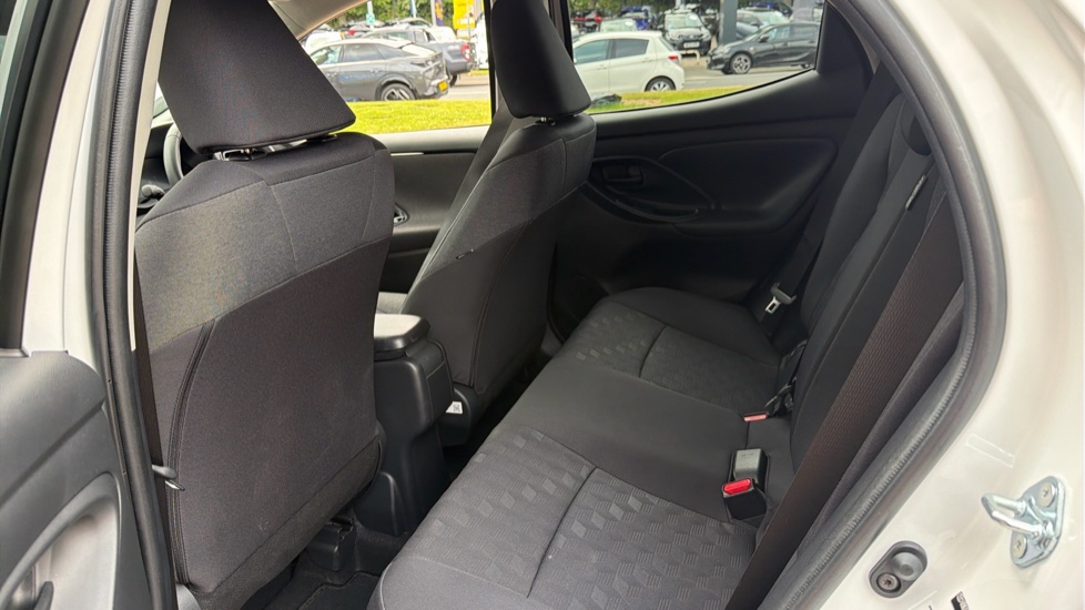 Toyota Yaris 1.5 Hybrid Design 5dr CVT Hybrid Hatchback - Image 15