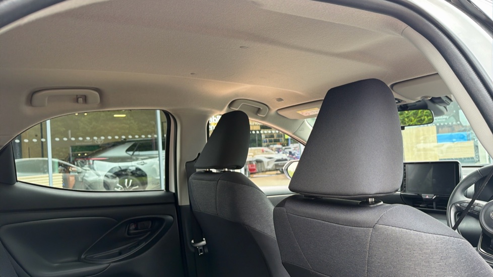 Toyota Yaris 1.5 Hybrid Design 5dr CVT Hybrid Hatchback - Image 19
