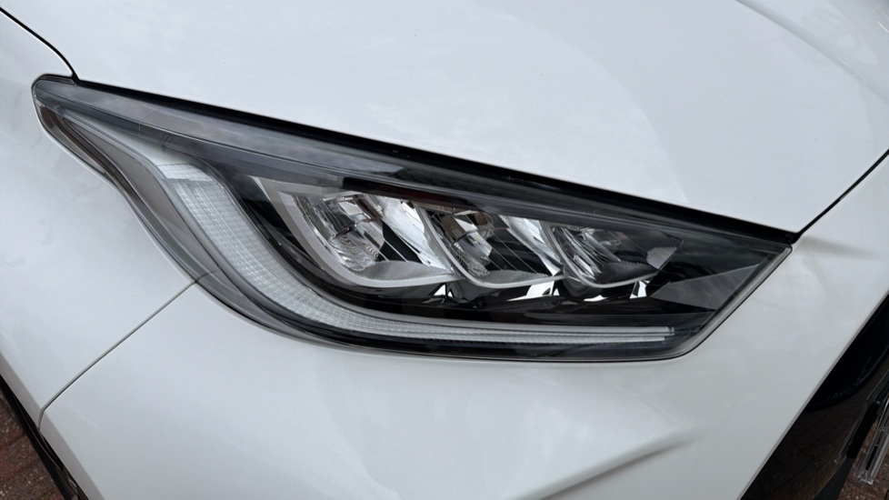 Toyota Yaris 1.5 Hybrid Design 5dr CVT Hybrid Hatchback - Image 20