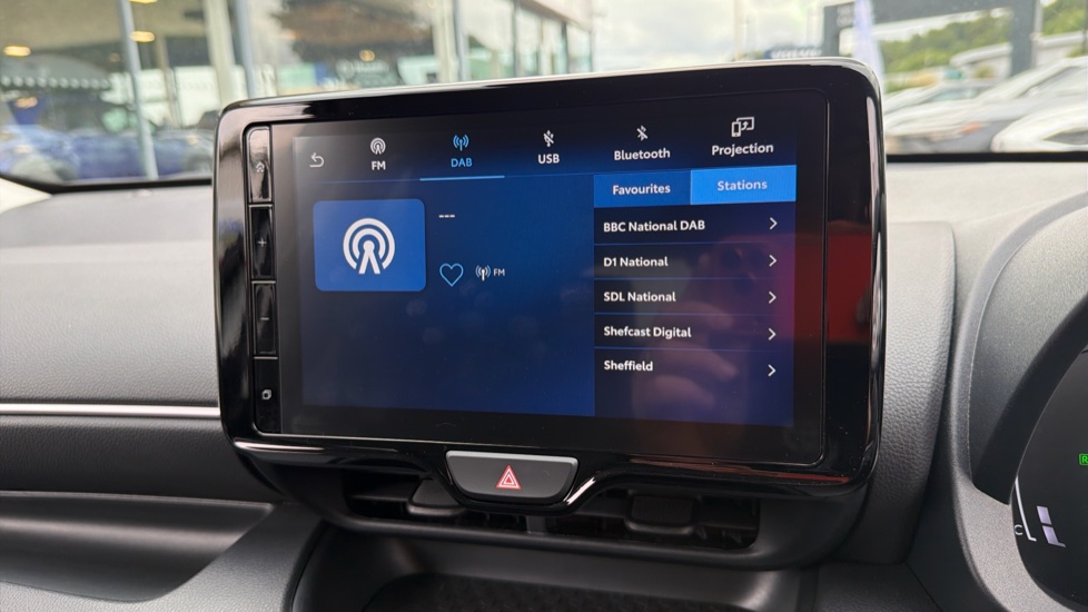 Toyota Yaris 1.5 Hybrid Design 5dr CVT Hybrid Hatchback - Image 32