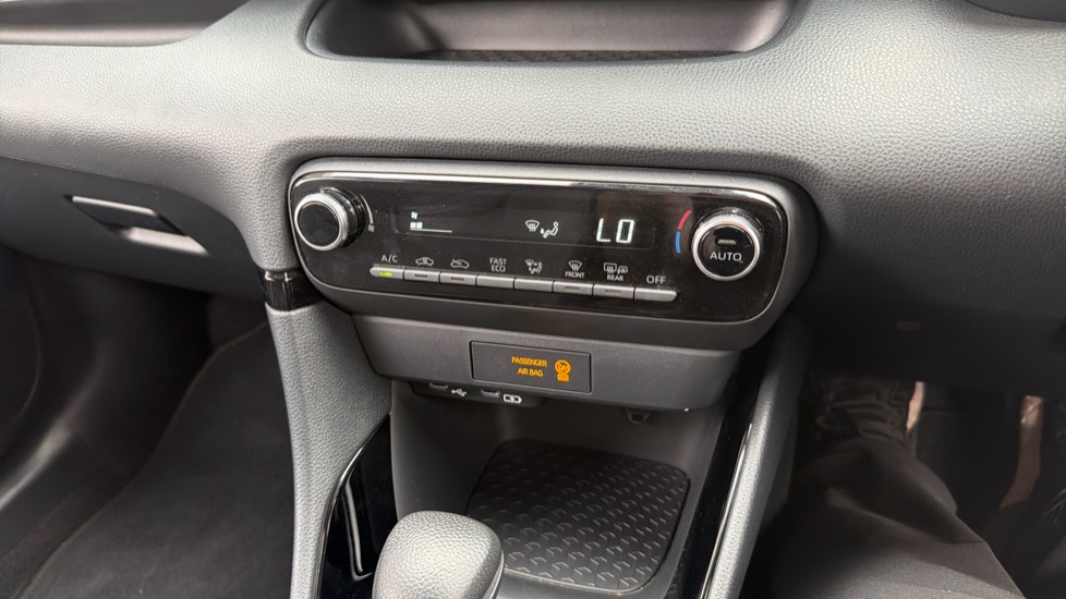 Toyota Yaris 1.5 Hybrid Design 5dr CVT Hybrid Hatchback - Image 38