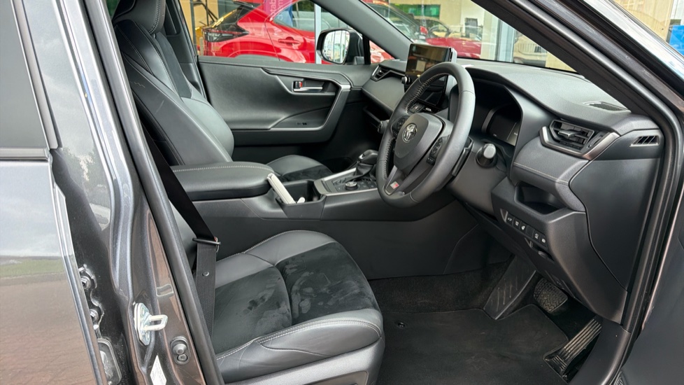 Toyota RAV4 2.5 VVT-i Hybrid GR Sport 5dr CVT Hybrid Estate - Image 12