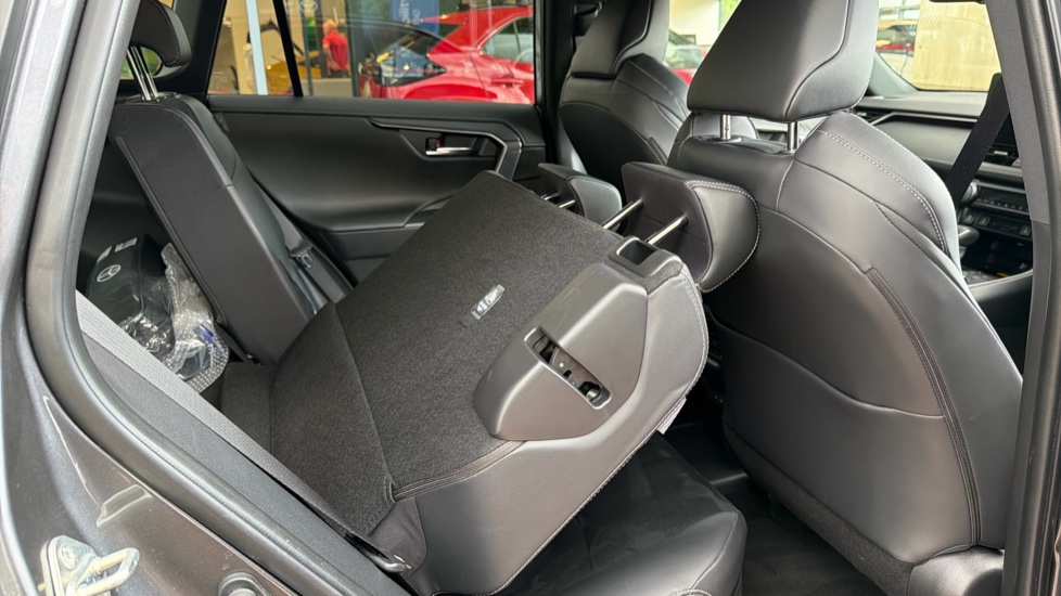 Toyota RAV4 2.5 VVT-i Hybrid GR Sport 5dr CVT Hybrid Estate - Image 18