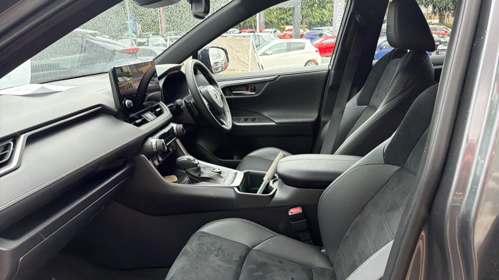 Toyota RAV4 2.5 PHEV GR Sport 5dr CVT Estate - Image 5