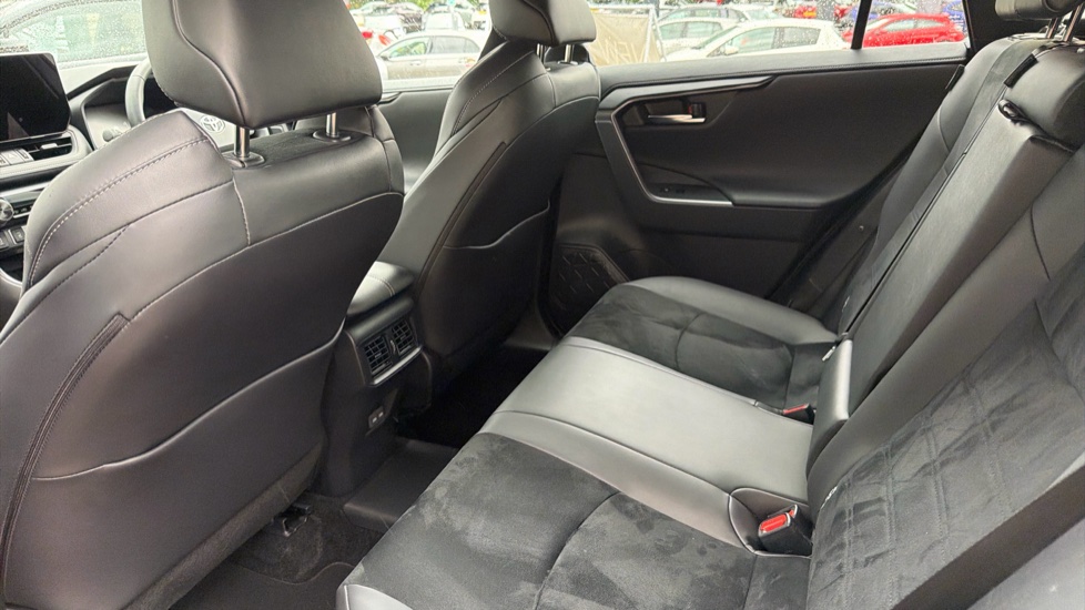 Toyota RAV4 2.5 PHEV GR Sport 5dr CVT Estate - Image 15