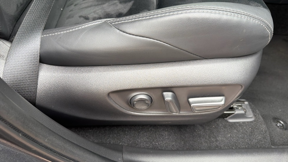 Toyota RAV4 2.5 PHEV GR Sport 5dr CVT Estate - Image 37