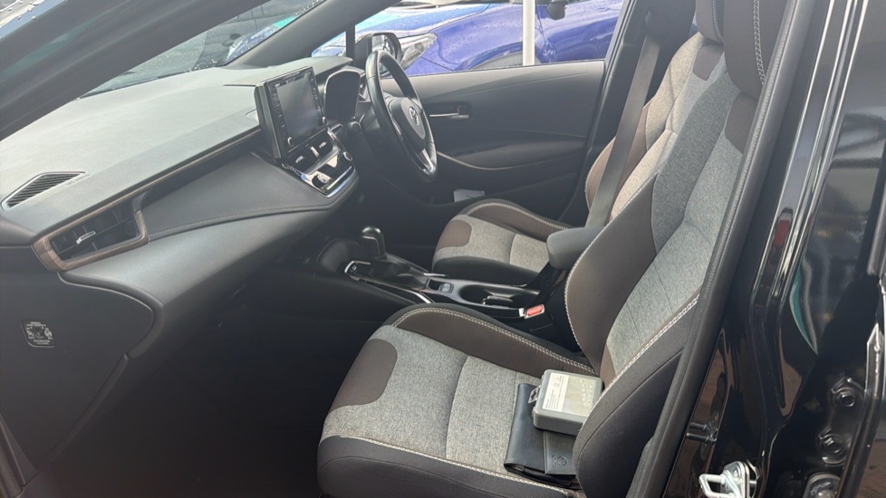 Toyota Corolla 1.8 VVT-i Hybrid Trek 5dr CVT Hybrid Estate - Image 5