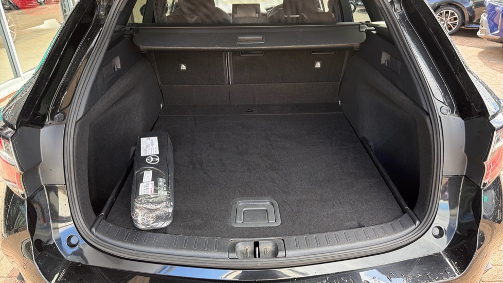 Toyota Corolla 1.8 VVT-i Hybrid Trek 5dr CVT Hybrid Estate - Image 13