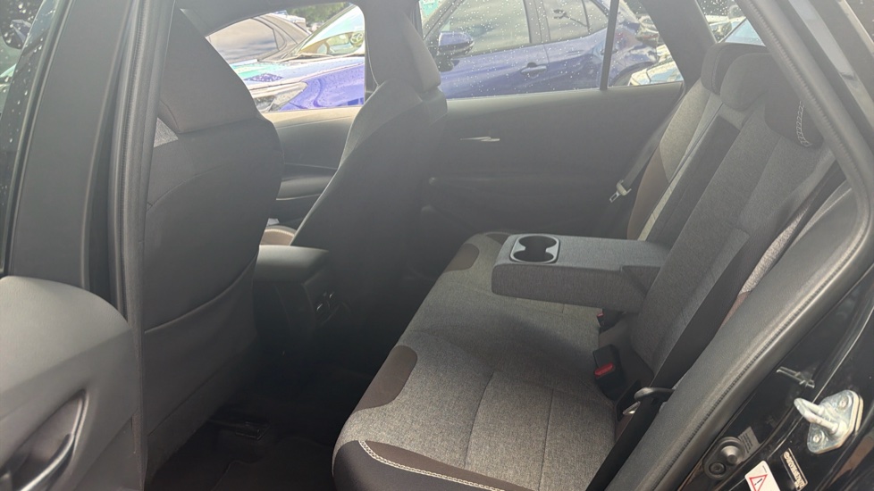 Toyota Corolla 1.8 VVT-i Hybrid Trek 5dr CVT Hybrid Estate - Image 15