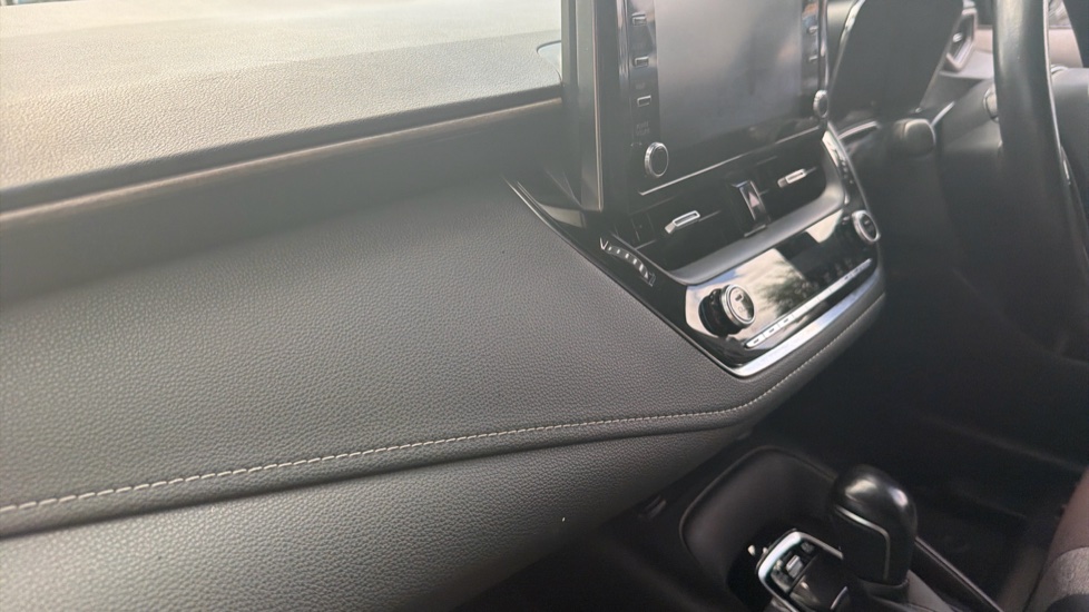 Toyota Corolla 1.8 VVT-i Hybrid Trek 5dr CVT Hybrid Estate - Image 16