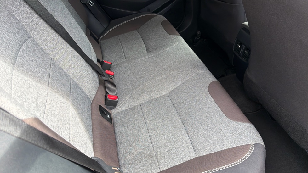 Toyota Corolla 1.8 VVT-i Hybrid Trek 5dr CVT Hybrid Estate - Image 17