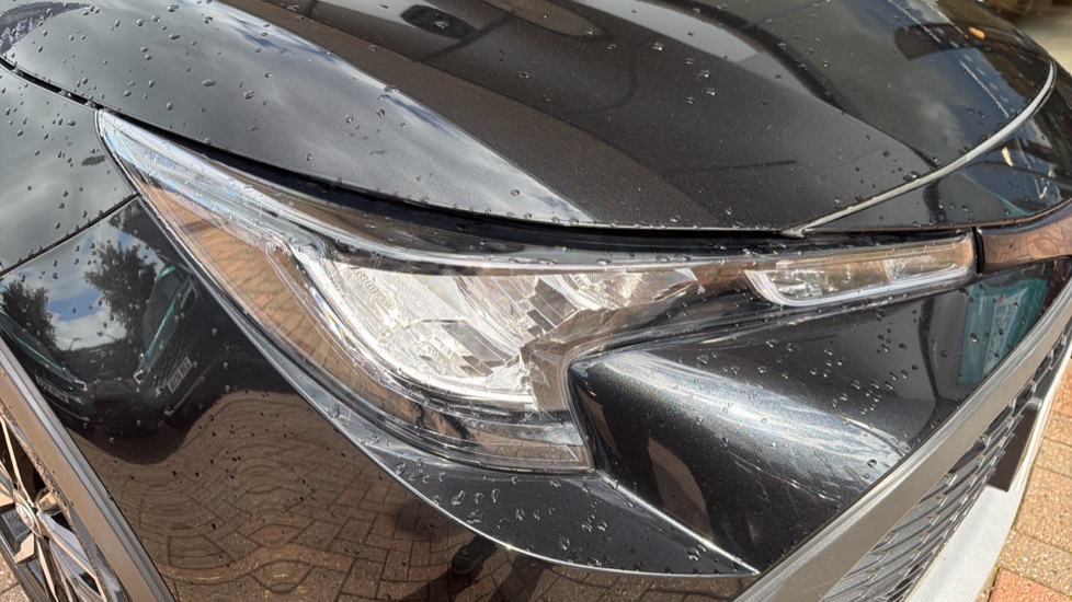 Toyota Corolla 1.8 VVT-i Hybrid Trek 5dr CVT Hybrid Estate - Image 20