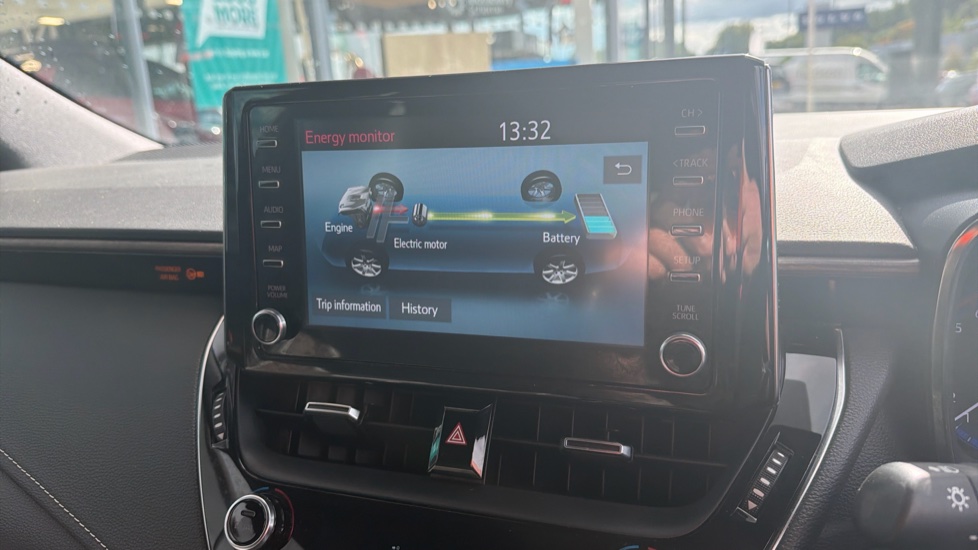 Toyota Corolla 1.8 VVT-i Hybrid Trek 5dr CVT Hybrid Estate - Image 30