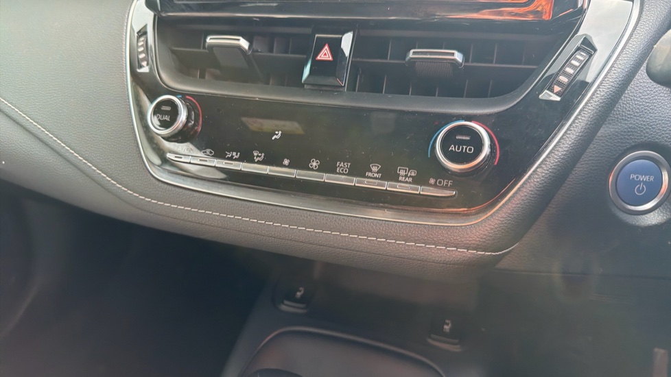 Toyota Corolla 1.8 VVT-i Hybrid Trek 5dr CVT Hybrid Estate - Image 38