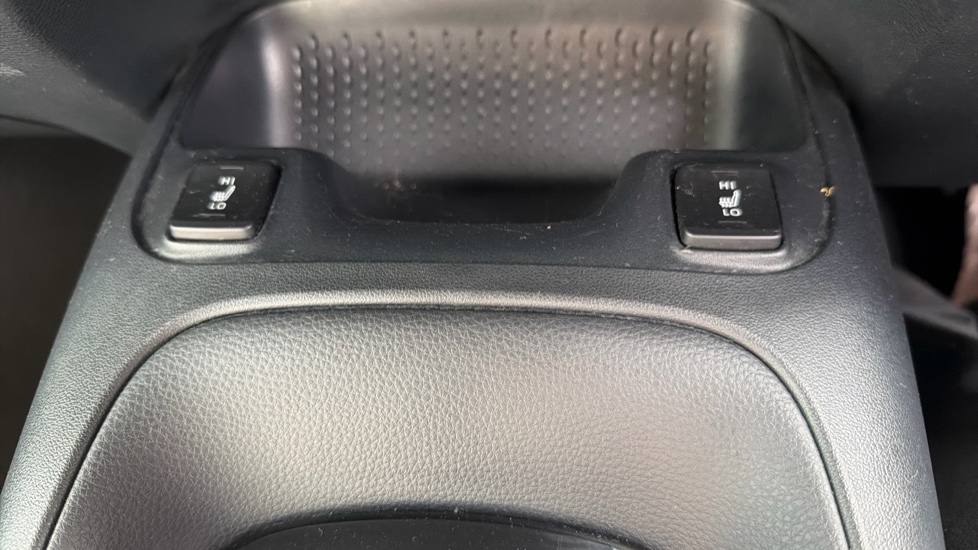 Toyota Corolla 1.8 VVT-i Hybrid Trek 5dr CVT Hybrid Estate - Image 40