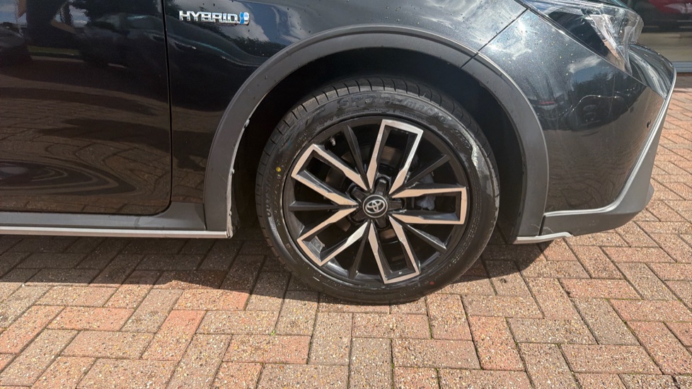 Toyota Corolla 1.8 VVT-i Hybrid Trek 5dr CVT Hybrid Estate - Image 41