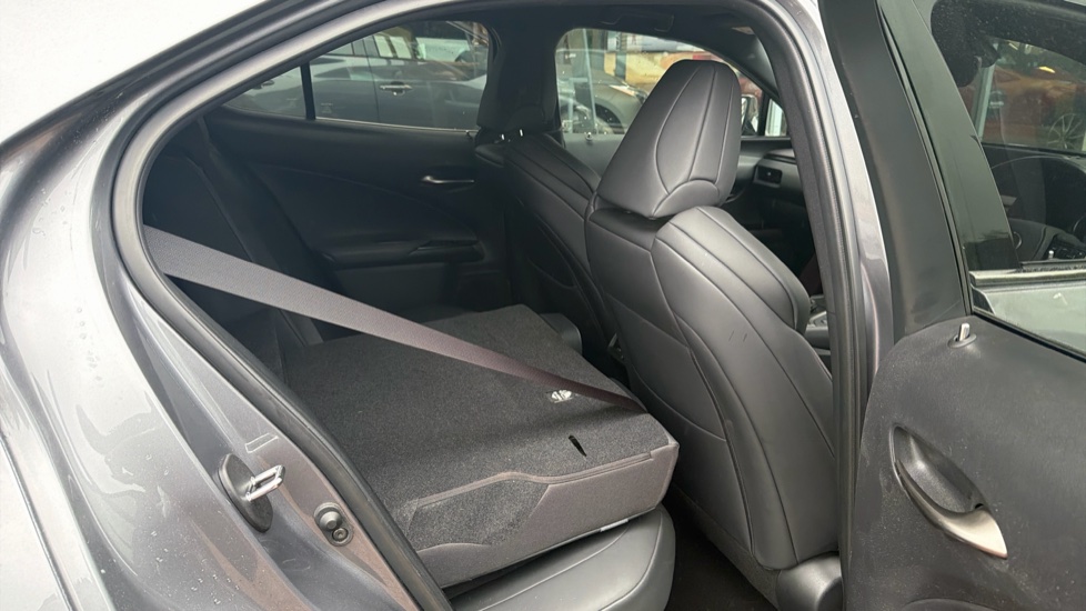 Lexus UX 250h 2.0 F-Sport 5dr CVT [Premium Plus] Hybrid Hatchback - Image 18