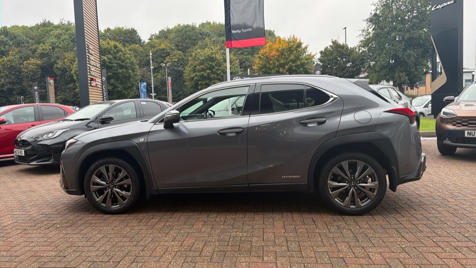Lexus UX 250h 2.0 F-Sport 5dr CVT [Premium Plus] Hybrid Hatchback - Image 24