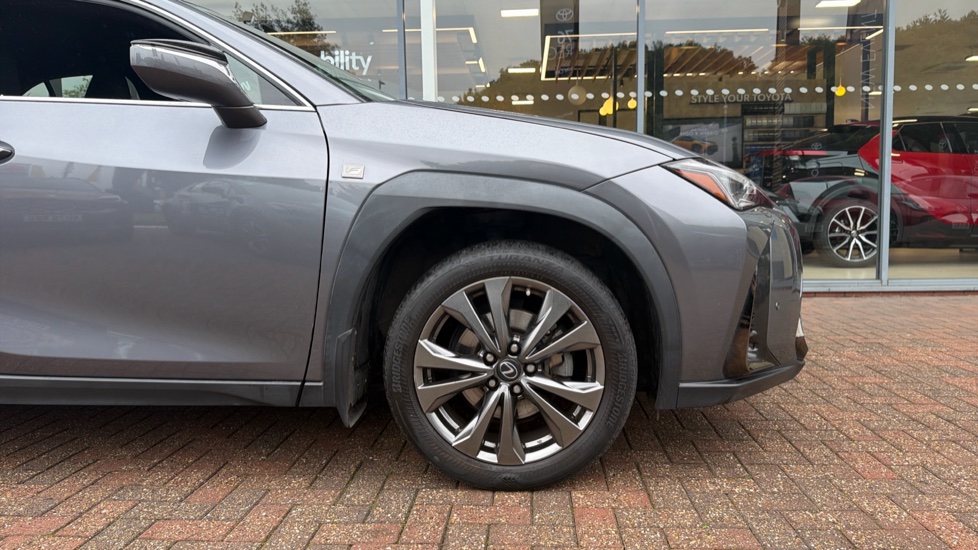 Lexus UX 250h 2.0 F-Sport 5dr CVT [Premium Plus] Hybrid Hatchback - Image 25