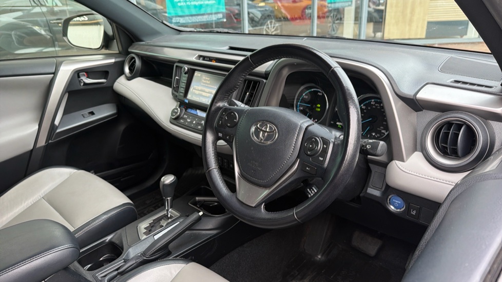 Toyota RAV4 2.5 VVT-i Hybrid Excel TSS 5dr CVT Hybrid Estate - Image 6