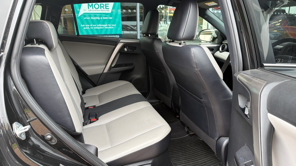 Toyota RAV4 2.5 VVT-i Hybrid Excel TSS 5dr CVT Hybrid Estate - Image 8