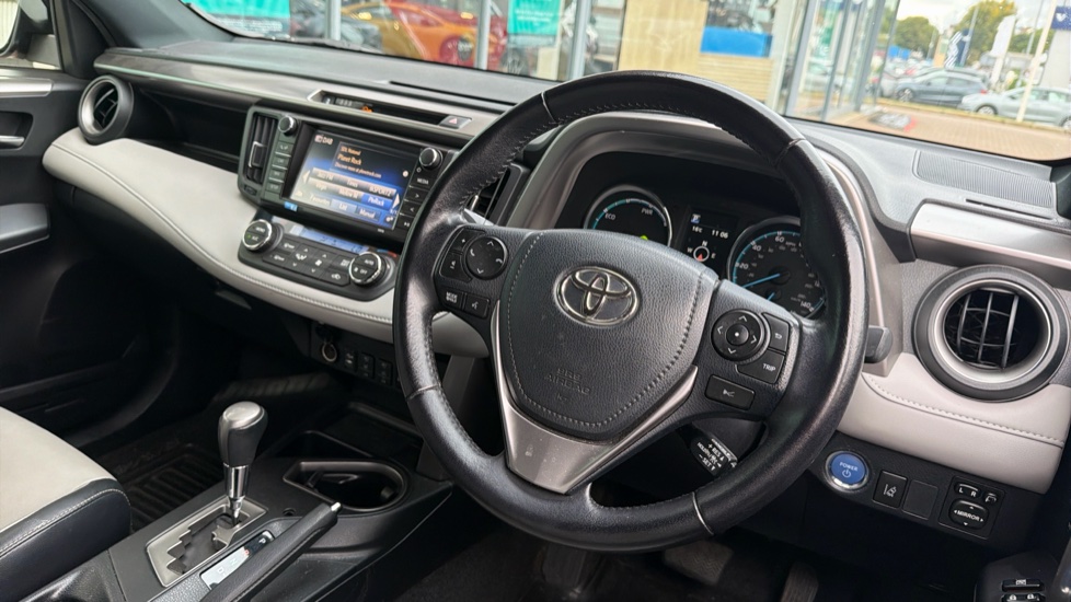 Toyota RAV4 2.5 VVT-i Hybrid Excel TSS 5dr CVT Hybrid Estate - Image 10