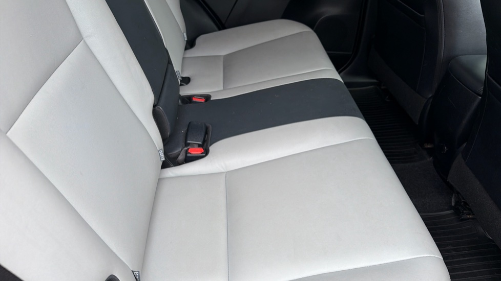 Toyota RAV4 2.5 VVT-i Hybrid Excel TSS 5dr CVT Hybrid Estate - Image 17