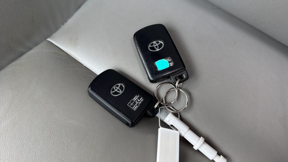 Toyota RAV4 2.5 VVT-i Hybrid Excel TSS 5dr CVT Hybrid Estate - Image 28