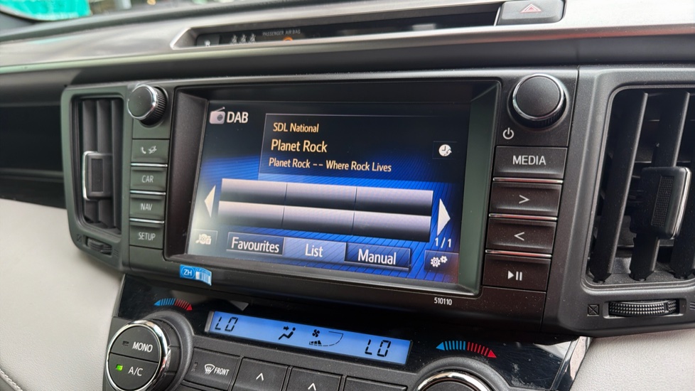 Toyota RAV4 2.5 VVT-i Hybrid Excel TSS 5dr CVT Hybrid Estate - Image 32