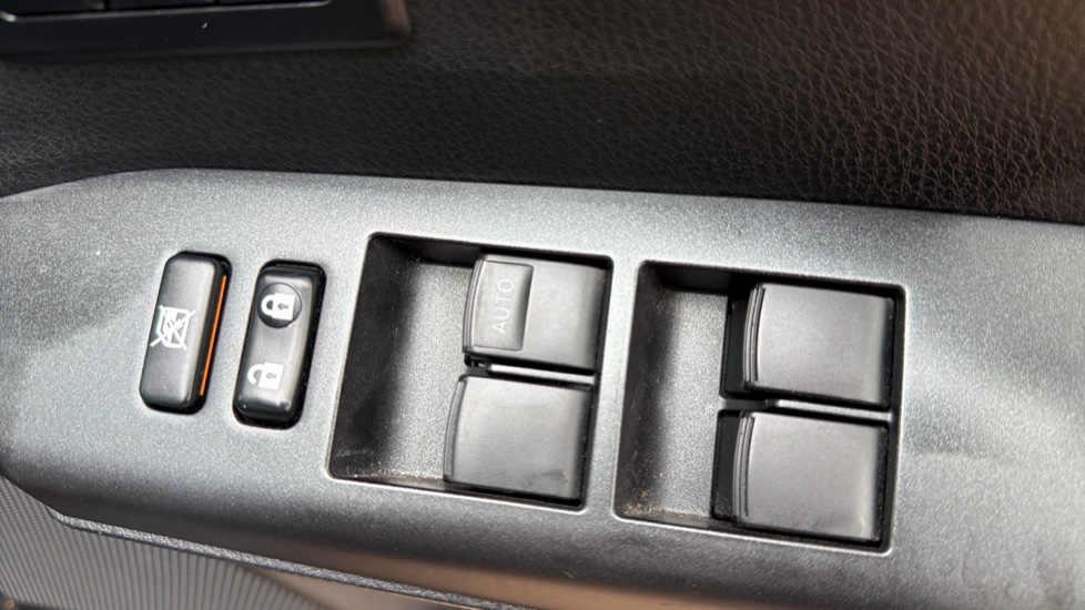 Toyota RAV4 2.5 VVT-i Hybrid Excel TSS 5dr CVT Hybrid Estate - Image 35