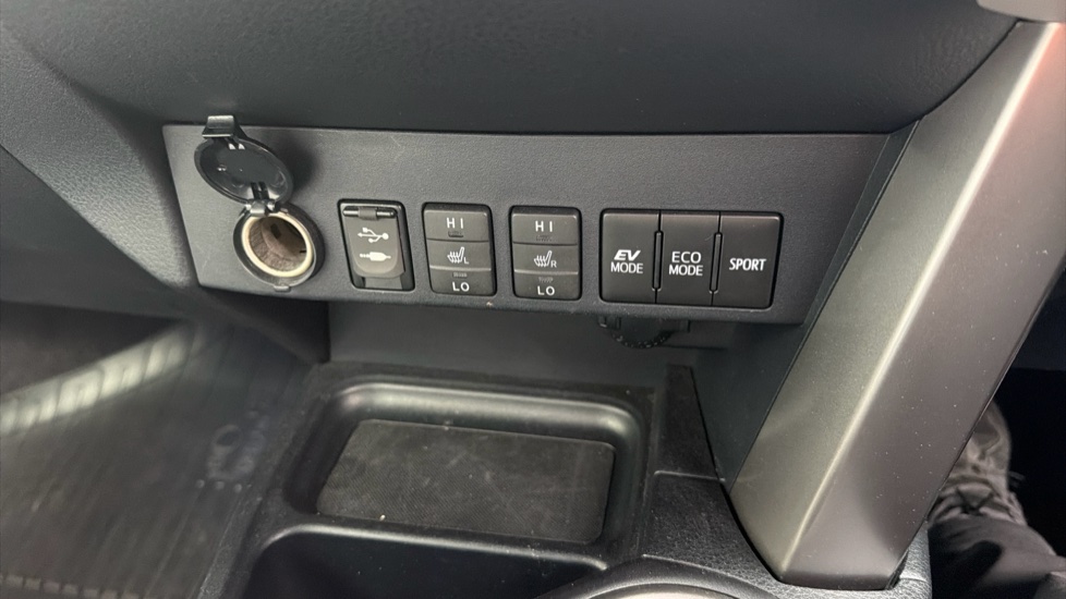Toyota RAV4 2.5 VVT-i Hybrid Excel TSS 5dr CVT Hybrid Estate - Image 42