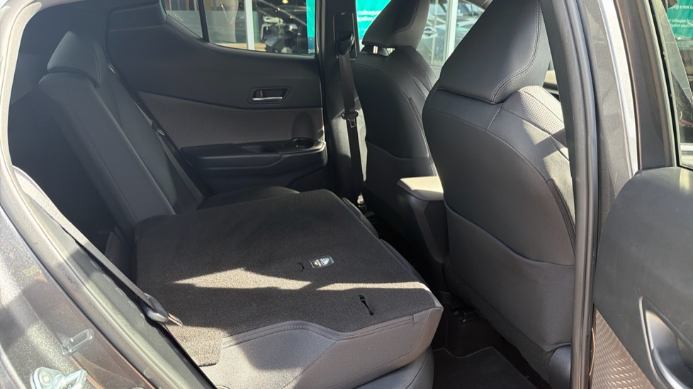 Toyota C-HR 1.8 Hybrid Excel 5dr CVT Hybrid Hatchback - Image 18