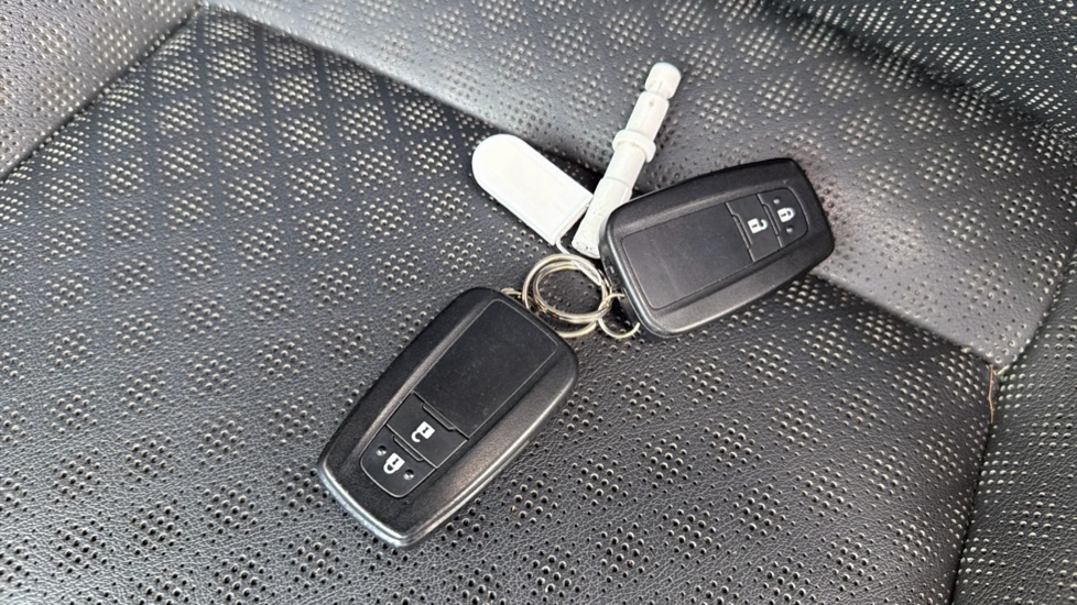 Toyota C-HR 1.8 Hybrid Excel 5dr CVT Hybrid Hatchback - Image 28