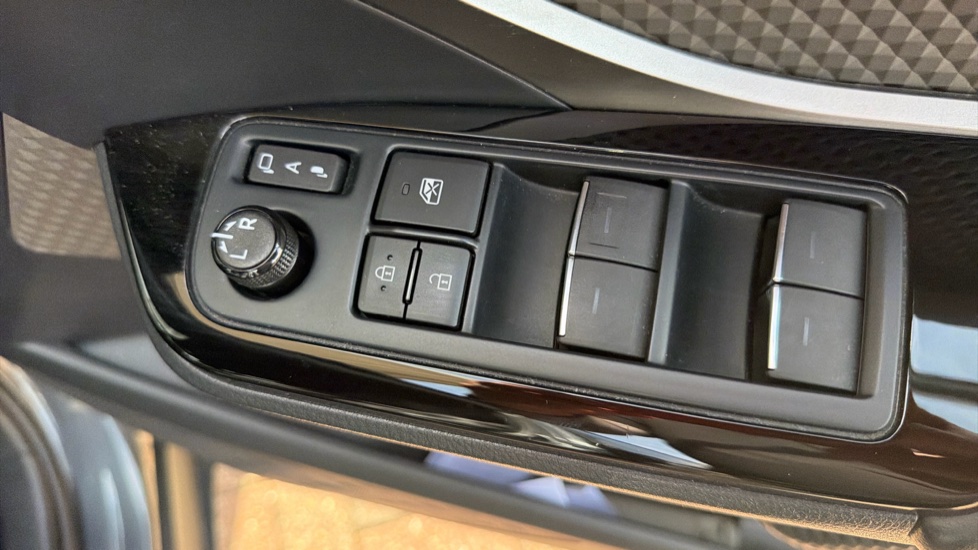 Toyota C-HR 1.8 Hybrid Excel 5dr CVT Hybrid Hatchback - Image 35