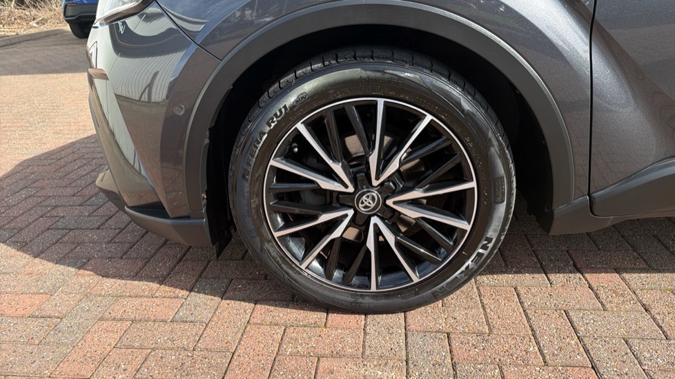 Toyota C-HR 1.8 Hybrid Excel 5dr CVT Hybrid Hatchback - Image 44