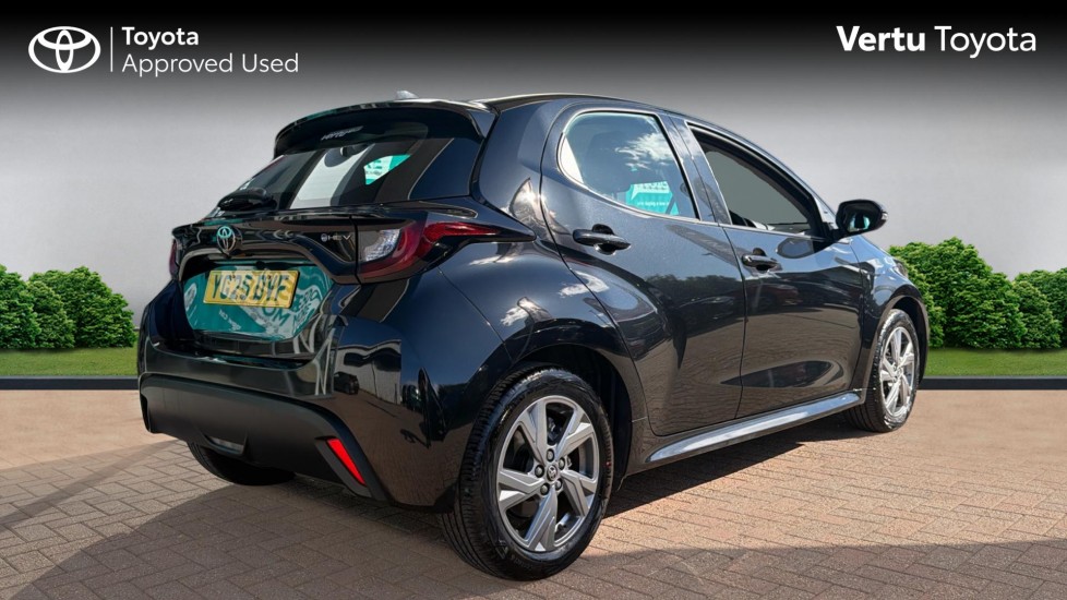 Toyota Yaris 1.5 Hybrid Icon 5dr CVT Hybrid Hatchback - Image 2
