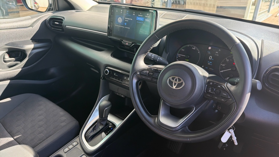Toyota Yaris 1.5 Hybrid Icon 5dr CVT Hybrid Hatchback - Image 7