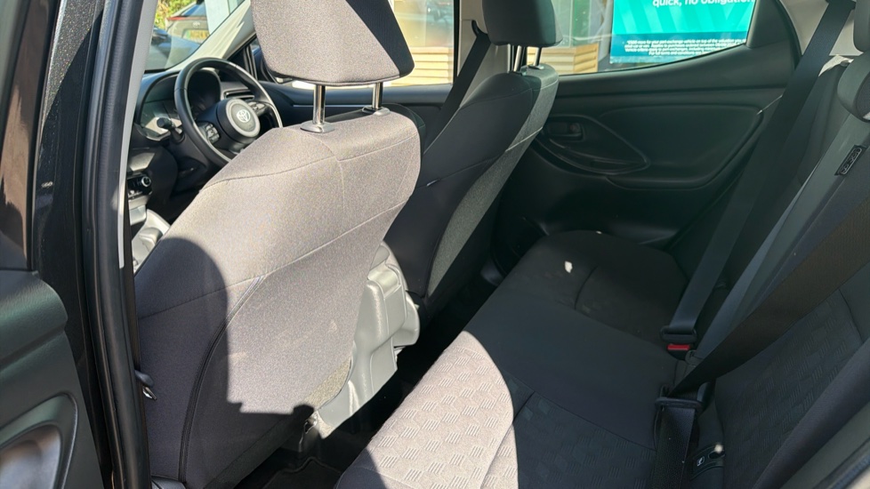 Toyota Yaris 1.5 Hybrid Icon 5dr CVT Hybrid Hatchback - Image 15