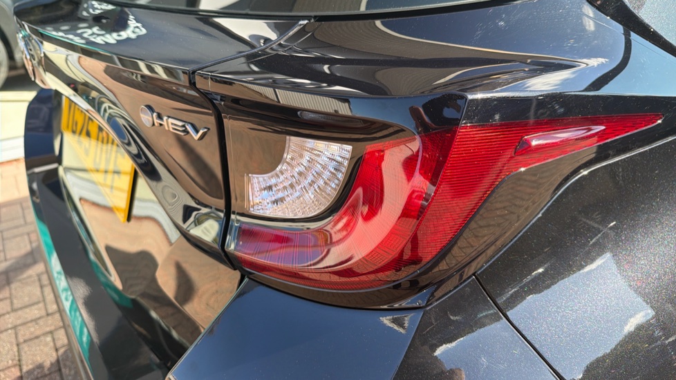 Toyota Yaris 1.5 Hybrid Icon 5dr CVT Hybrid Hatchback - Image 21
