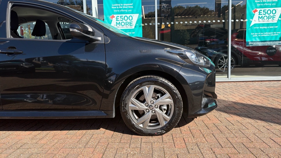 Toyota Yaris 1.5 Hybrid Icon 5dr CVT Hybrid Hatchback - Image 25
