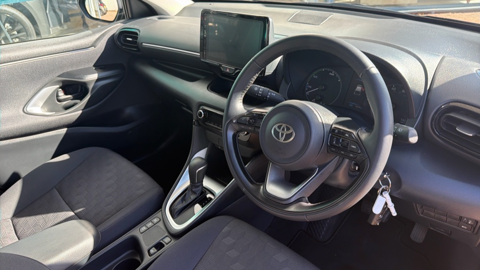 Toyota Yaris 1.5 Hybrid Icon 5dr CVT Hybrid Hatchback - Image 34