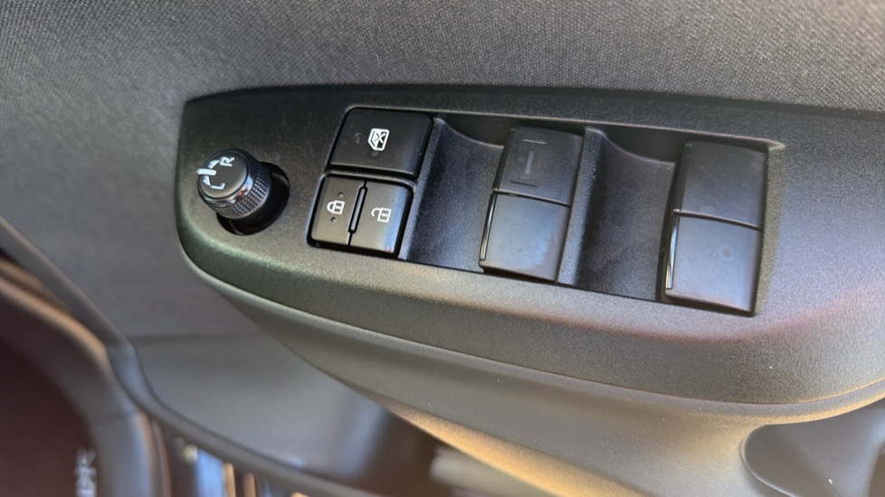 Toyota Yaris 1.5 Hybrid Icon 5dr CVT Hybrid Hatchback - Image 35