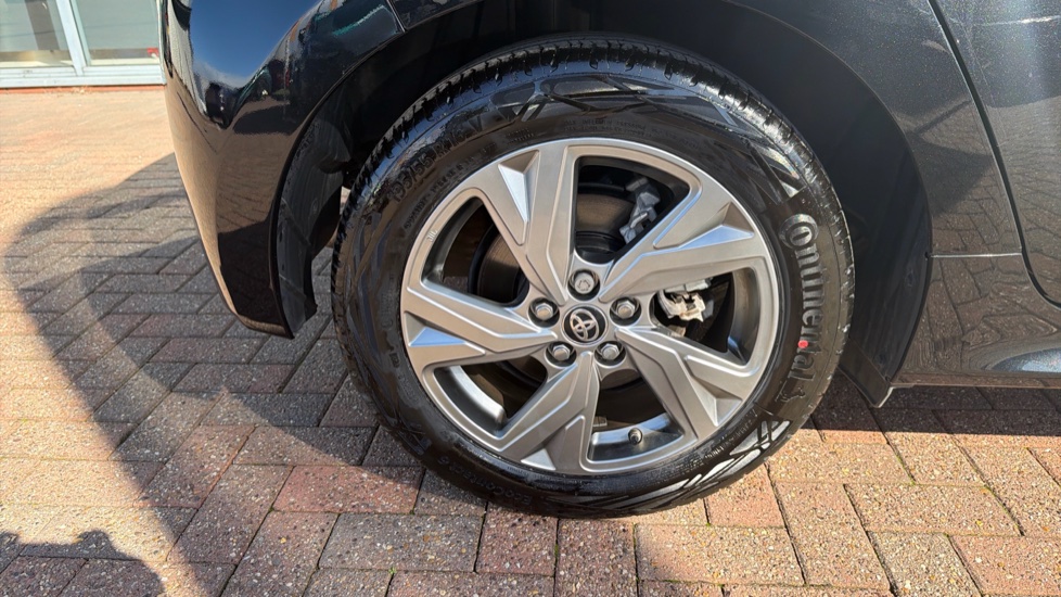 Toyota Yaris 1.5 Hybrid Icon 5dr CVT Hybrid Hatchback - Image 41