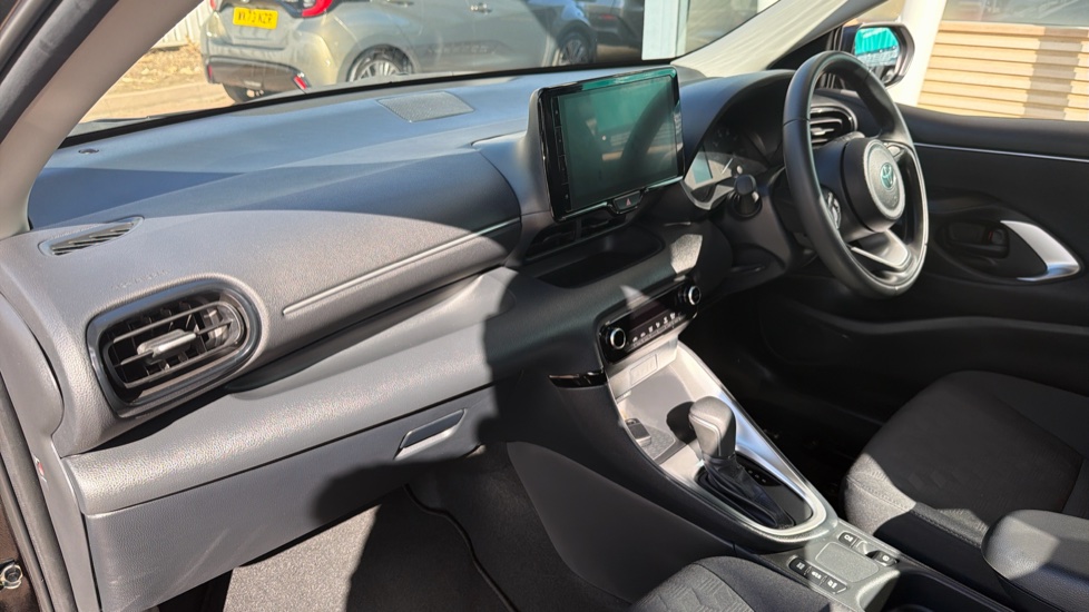Toyota Yaris 1.5 Hybrid Icon 5dr CVT Hybrid Hatchback - Image 44