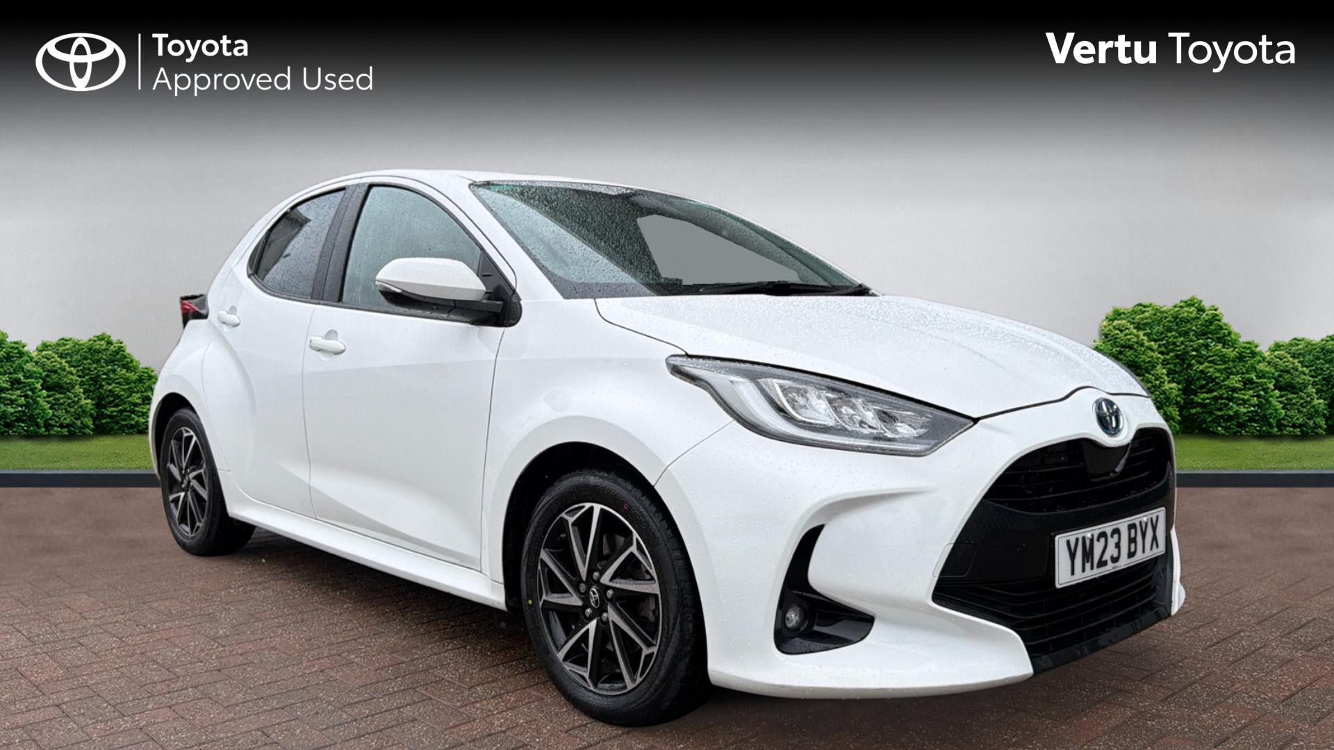 Toyota Yaris listing photo
