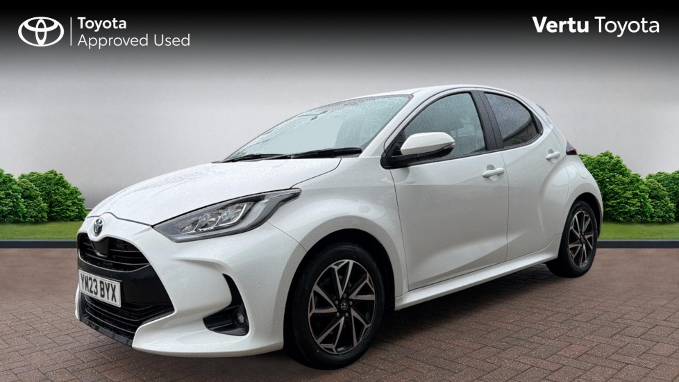 Toyota Yaris 1.5 Hybrid Design 5dr CVT Hybrid Hatchback - Image 3