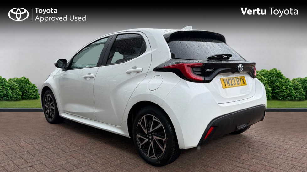 Toyota Yaris 1.5 Hybrid Design 5dr CVT Hybrid Hatchback - Image 4