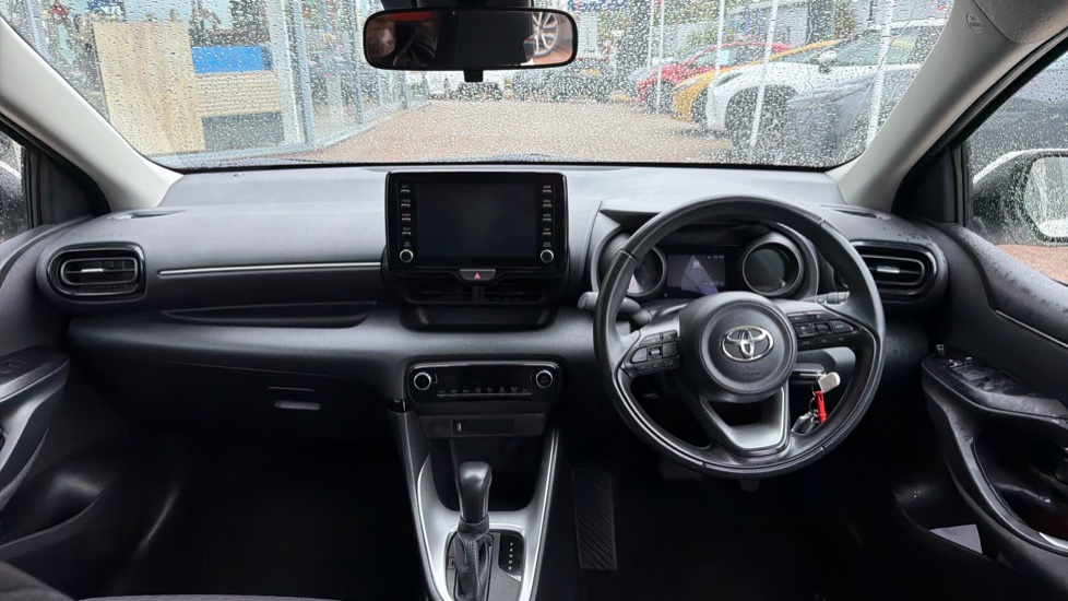 Toyota Yaris 1.5 Hybrid Design 5dr CVT Hybrid Hatchback - Image 6